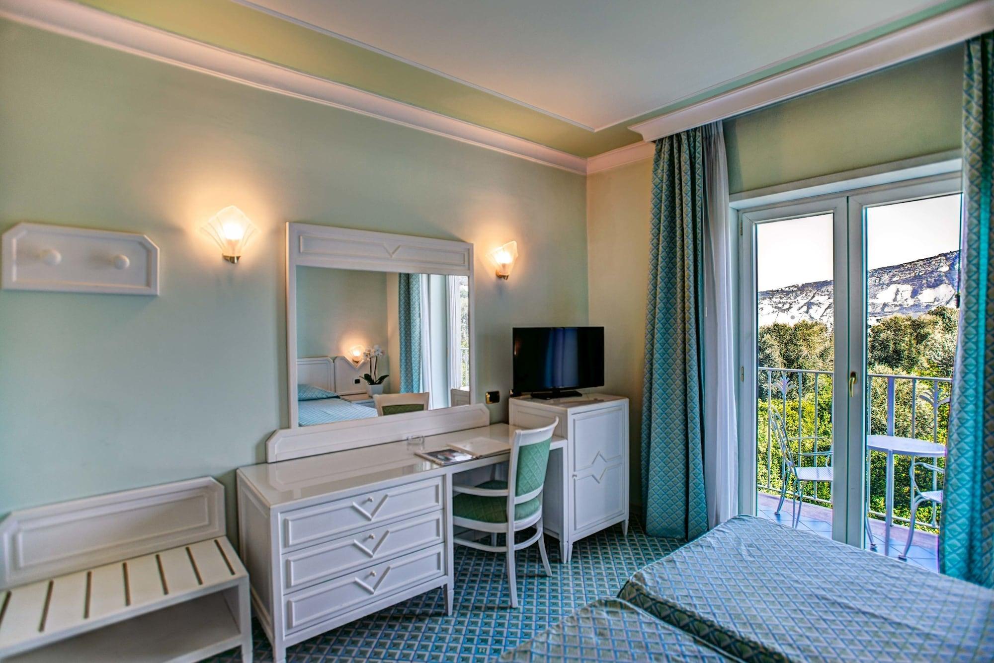 Grand Hotel Riviera Сорренто Екстер'єр фото