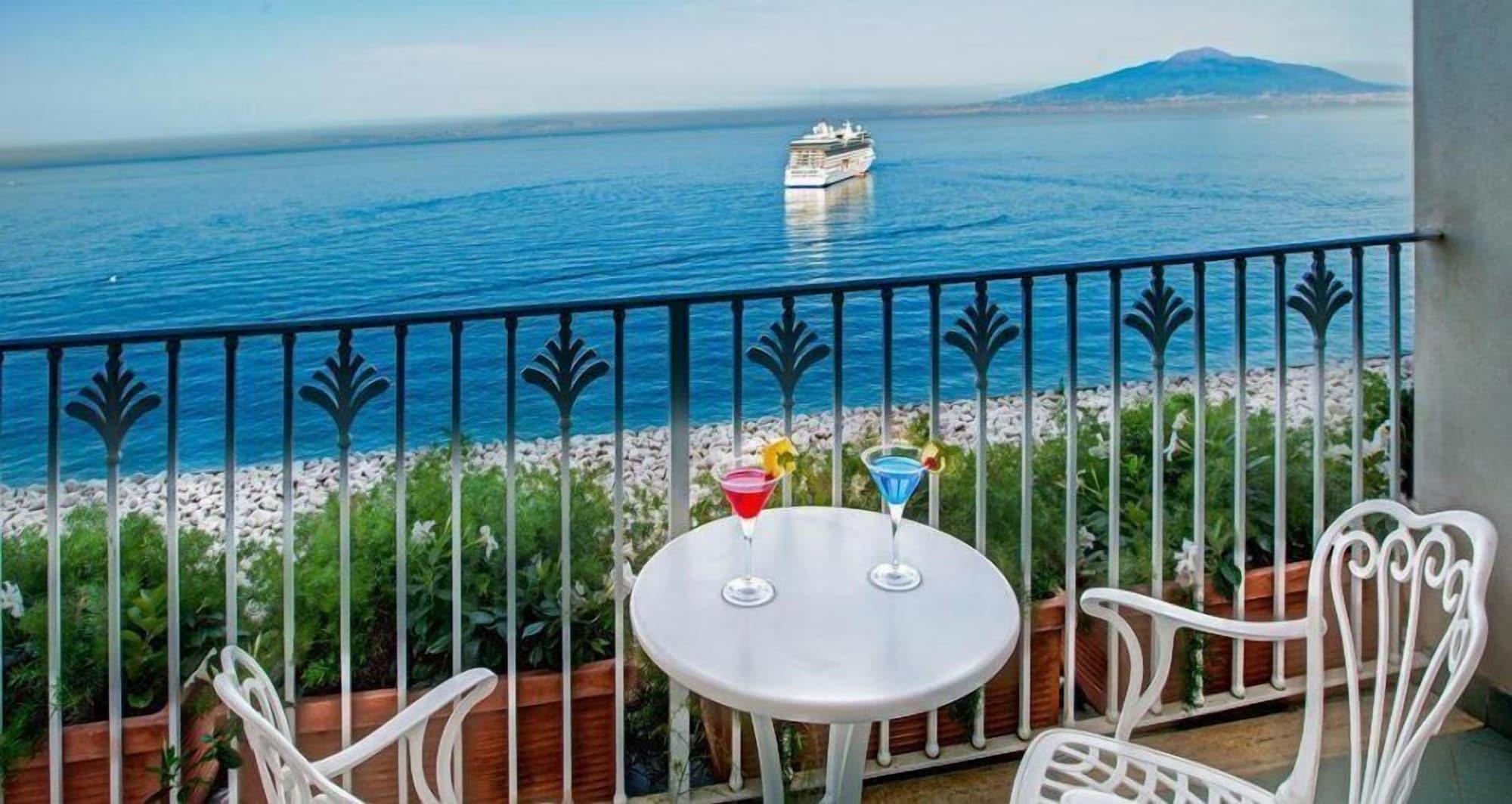 Grand Hotel Riviera Сорренто Екстер'єр фото