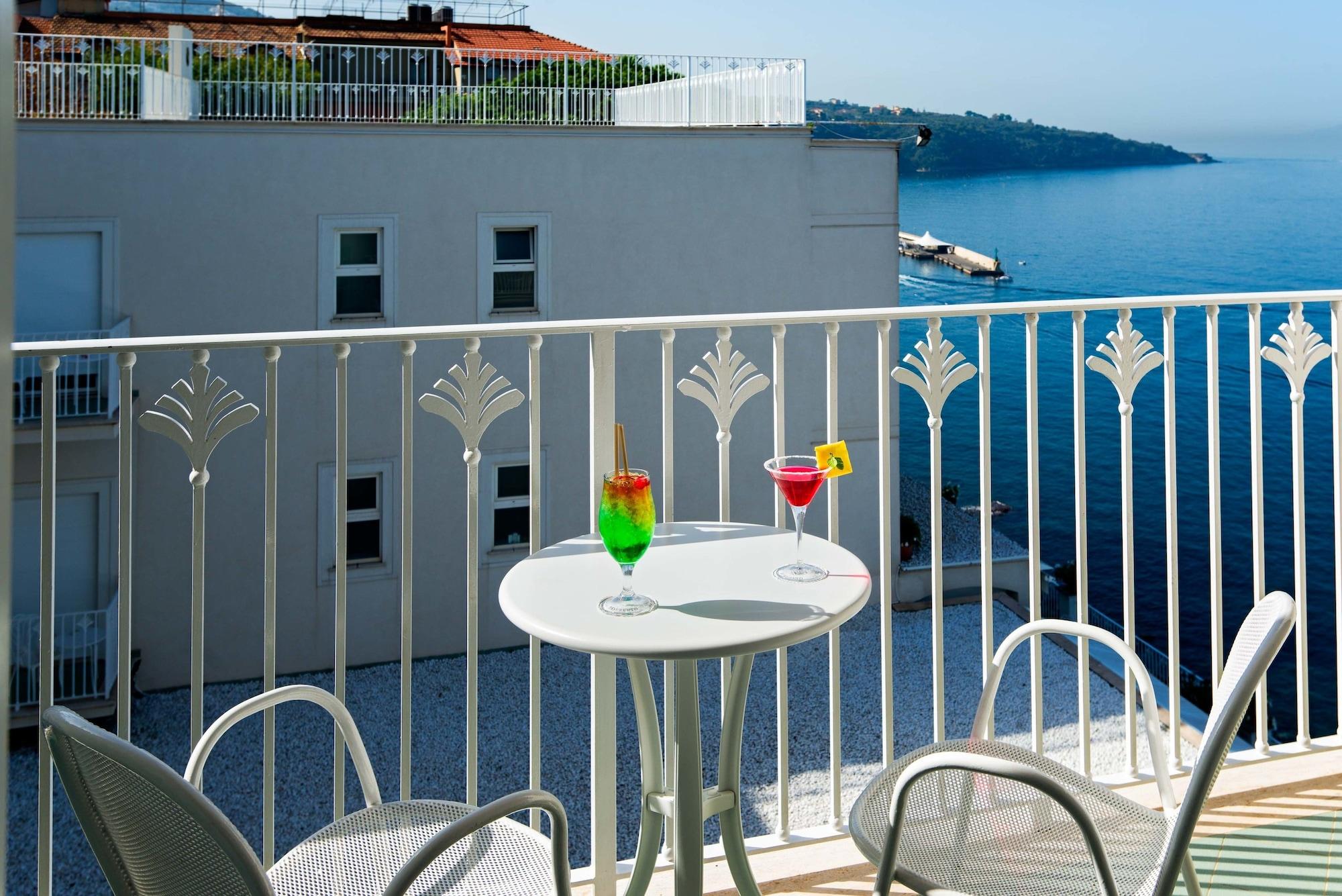 Grand Hotel Riviera Сорренто Екстер'єр фото
