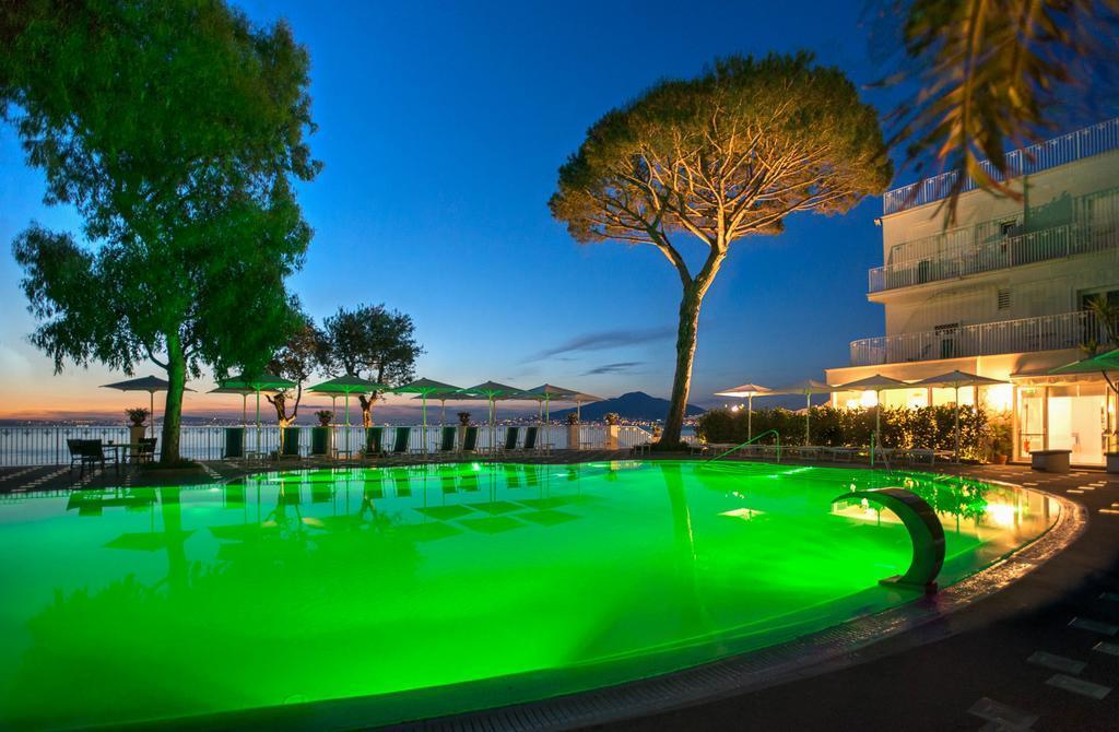 Grand Hotel Riviera Сорренто Екстер'єр фото