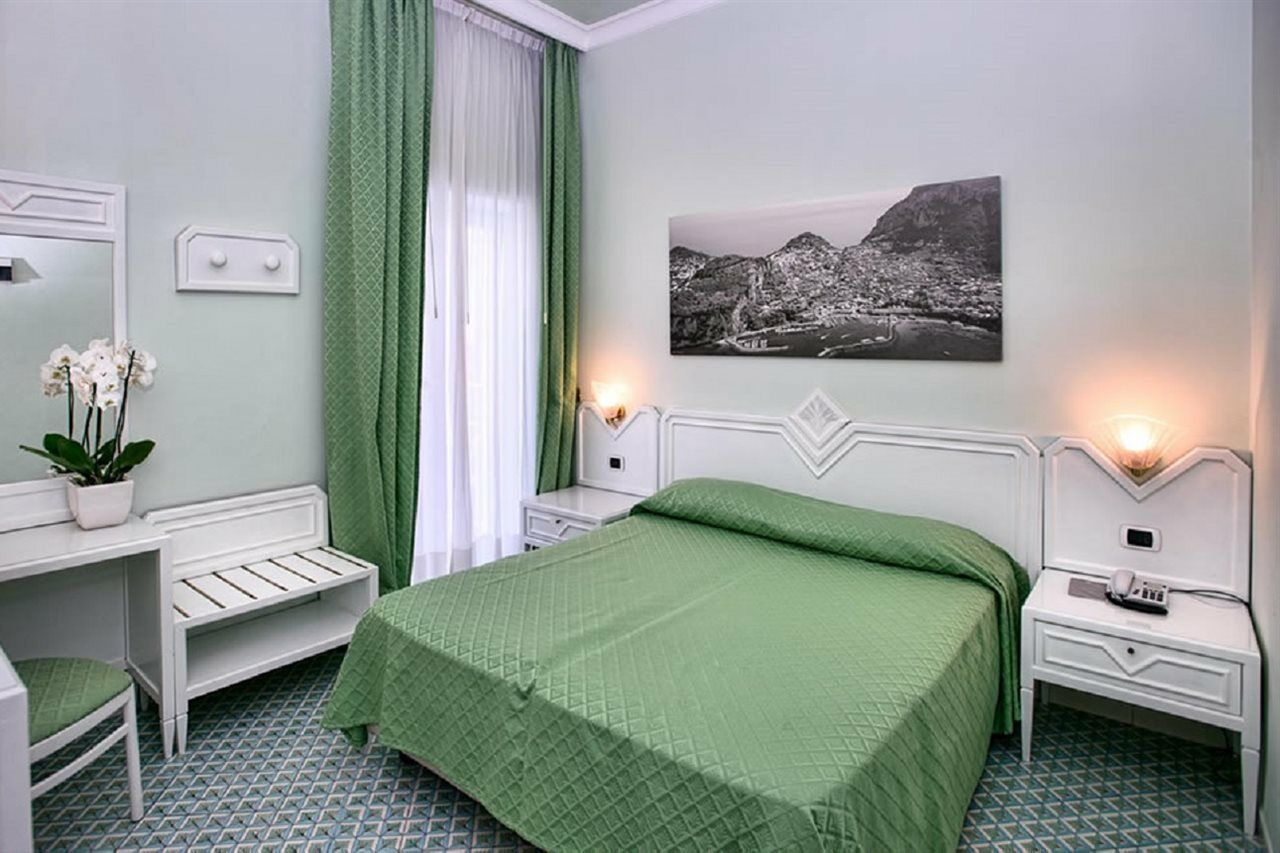 Grand Hotel Riviera Сорренто Екстер'єр фото