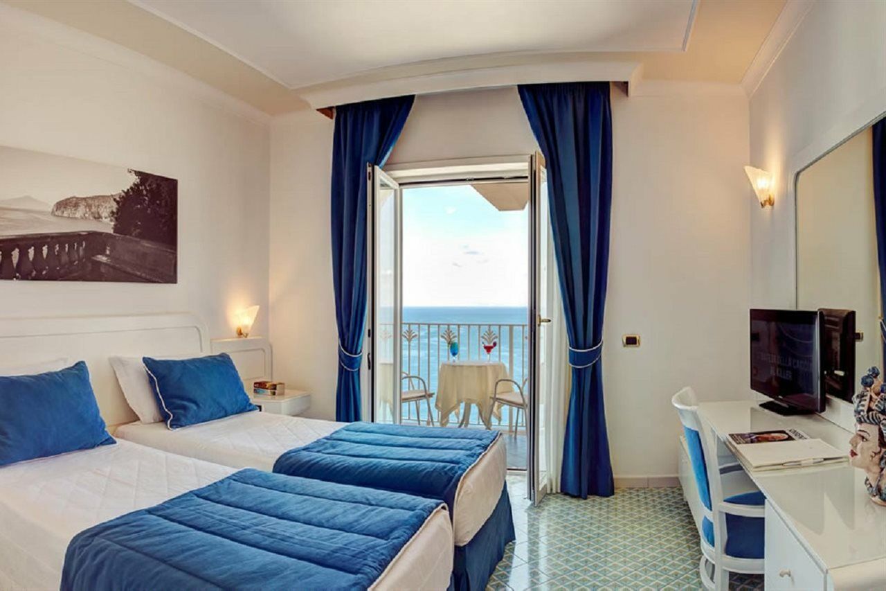 Grand Hotel Riviera Сорренто Екстер'єр фото